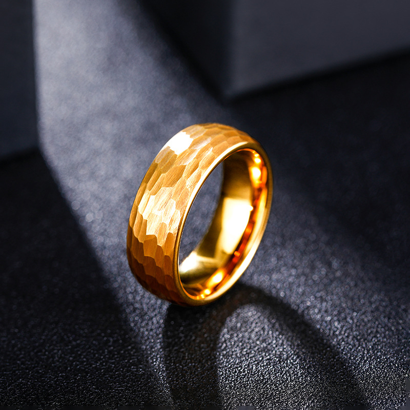 Gehämmerte, facettenreiche Tit – Initial Ring Custom Bewertung und Preis